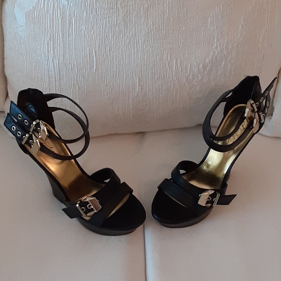 Shoes - Picture 2 of 2